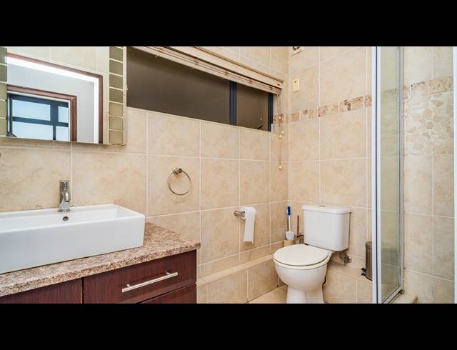 2 BEDROOM APARTMENT FOR SALE IN UMHLANGA RIDGE